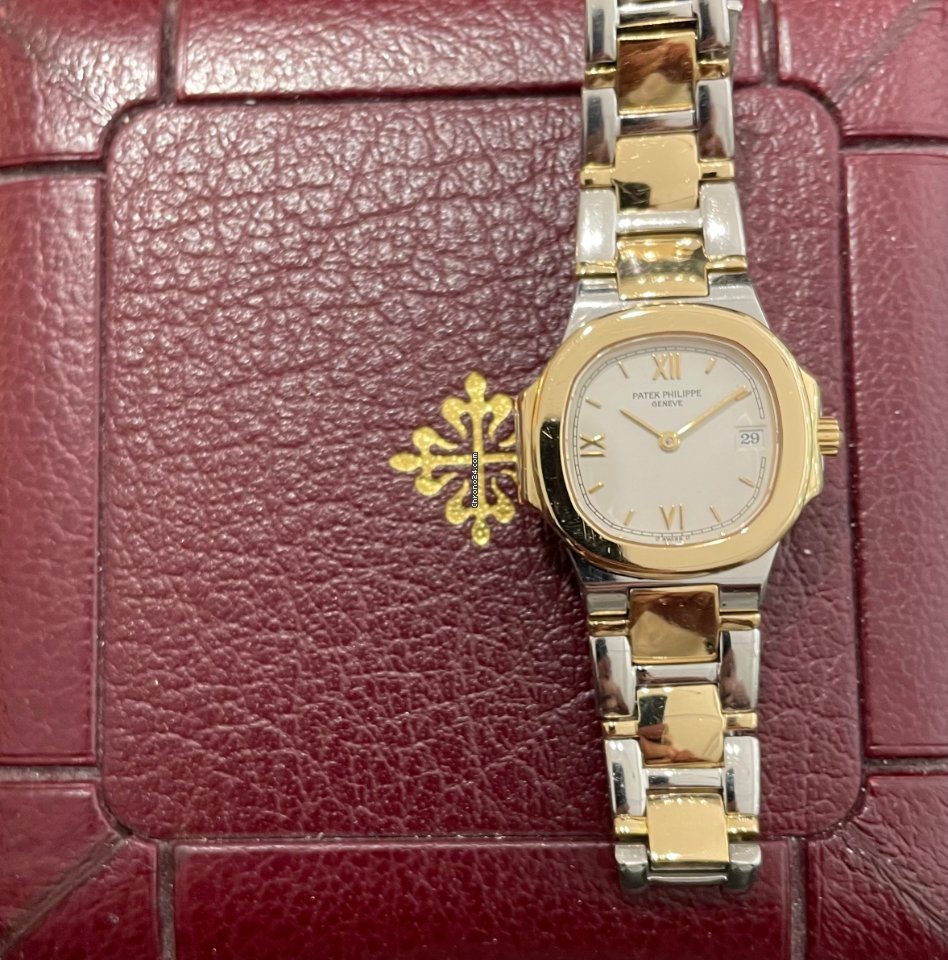 Patek Philippe Nautilus Womens watch Quartz Gold Steel 4700 061 6