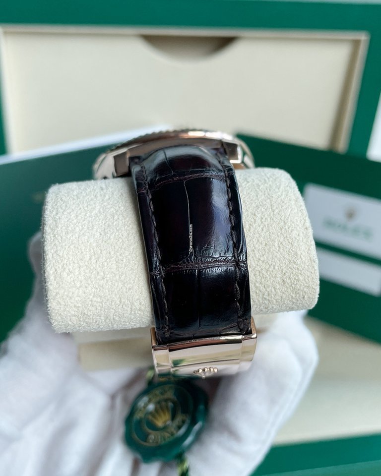 Rolex Sky-Dweller Mens watch Unisex Rose gold Automatic 326135-0005 6