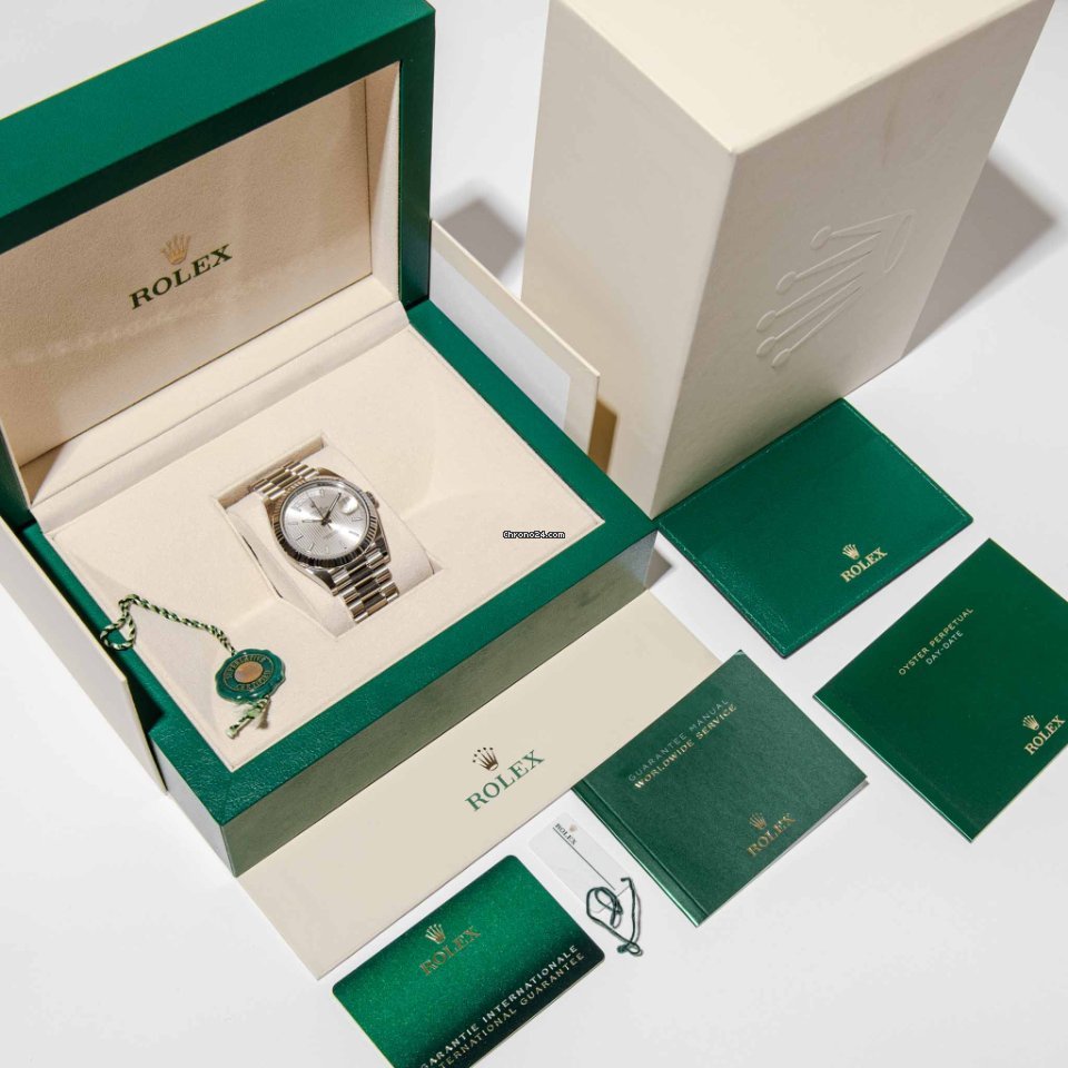 Rolex Day-Date 40 Mens watch Unisex White gold Automatic 228239-0002 6