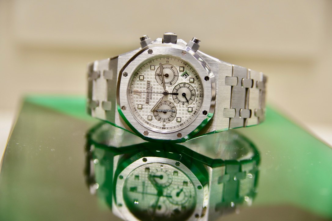 Audemars Piguet Royal Oak Chronograph Automatic White gold 25960BC.OO.1185BC.01 6