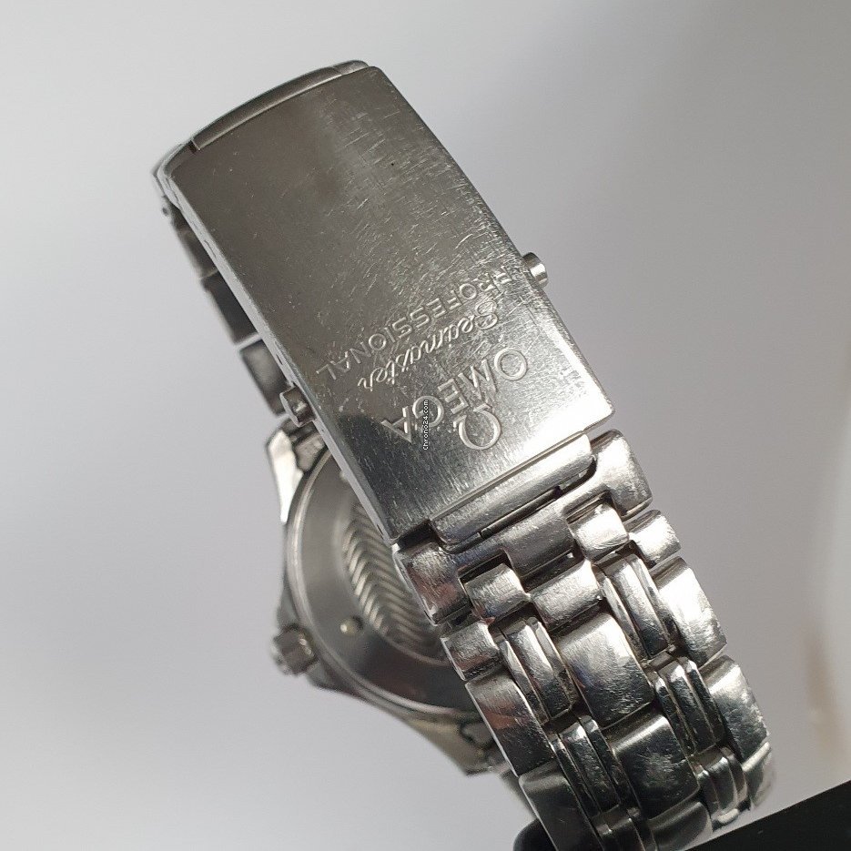 Omega Seamaster Diver 300 M Mens watch Unisex Quartz Steel 25418000 6