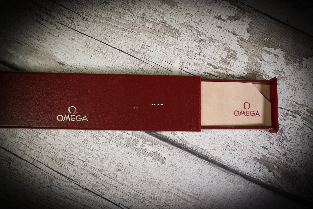 Omega Mens watch Unisex Quartz Yellow gold 1061 6