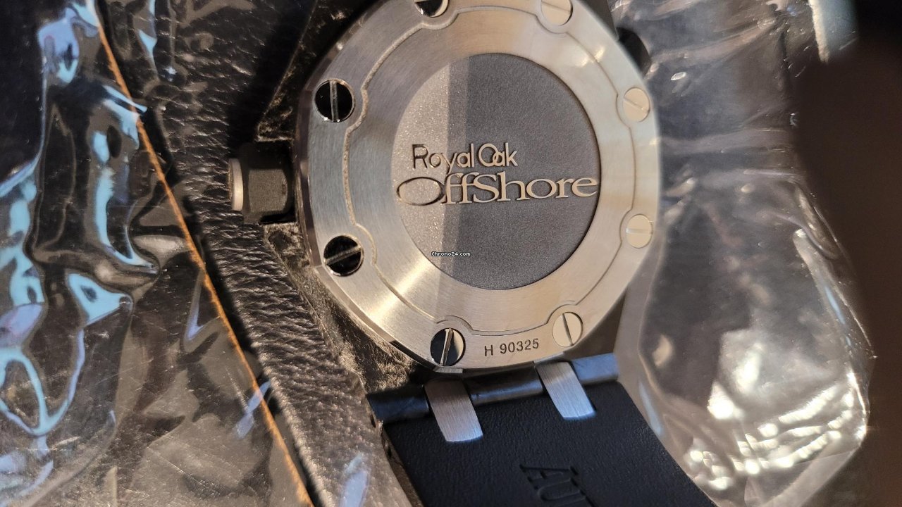 Audemars Piguet Royal Oak Offshore Diver Mens watch Unisex Automatic Carbon 15706AU.00.A002CA.01 6
