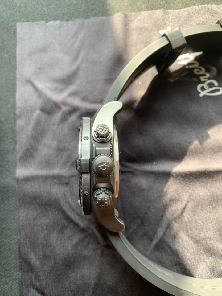 Breitling Avenger Seawolf Mens watch Unisex Quartz Steel M7339010 BA03 6