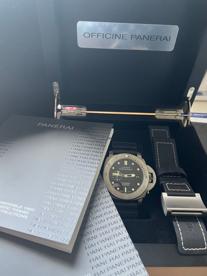 Panerai Luminor Submersible 1950 3 Days Automatic Mens watch Unisex Automatic Titanium PAM 00305 6
