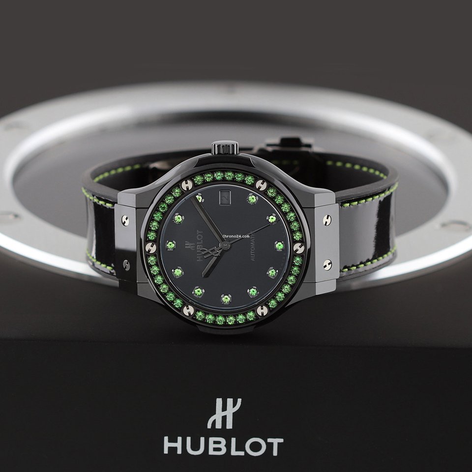 Hublot Classic Fusion 45, 42, 38, 33 mm Womens watch Automatic Ceramic 565.cx.1210.vr.1222 6