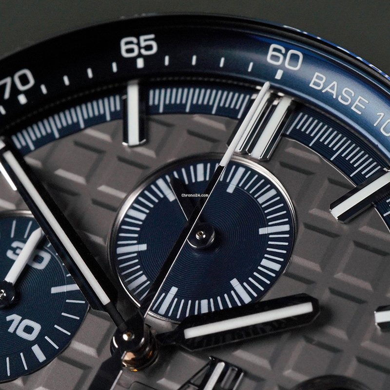 Audemars Piguet Royal Oak Offshore Chronograph Mens watch Unisex Automatic Titanium 26400IO.OO.A004CA.02 6