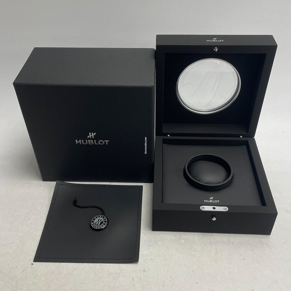 Hublot Classic Fusion 45, 42, 38, 33 mm Womens watch Automatic Ceramic 568.CM.7170.CM.1204 6