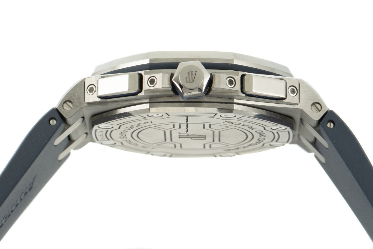 Audemars Piguet Royal Oak Offshore Chronograph Mens watch Unisex Automatic Titanium 26480TI-OO-A027CA01 6