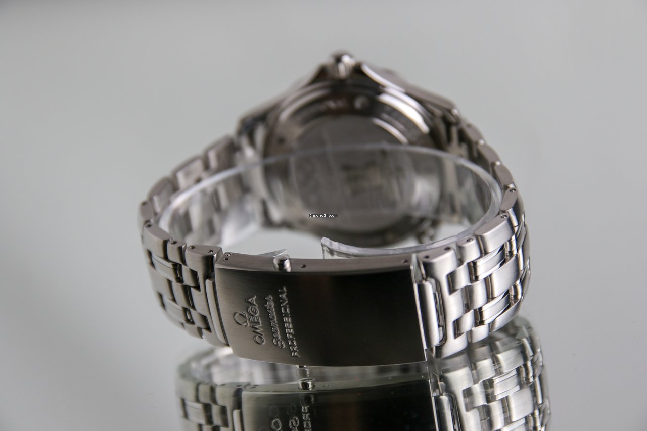Omega Seamaster Diver 300 M Mens watch Unisex Automatic Steel 212.30.41.20.04.001 6