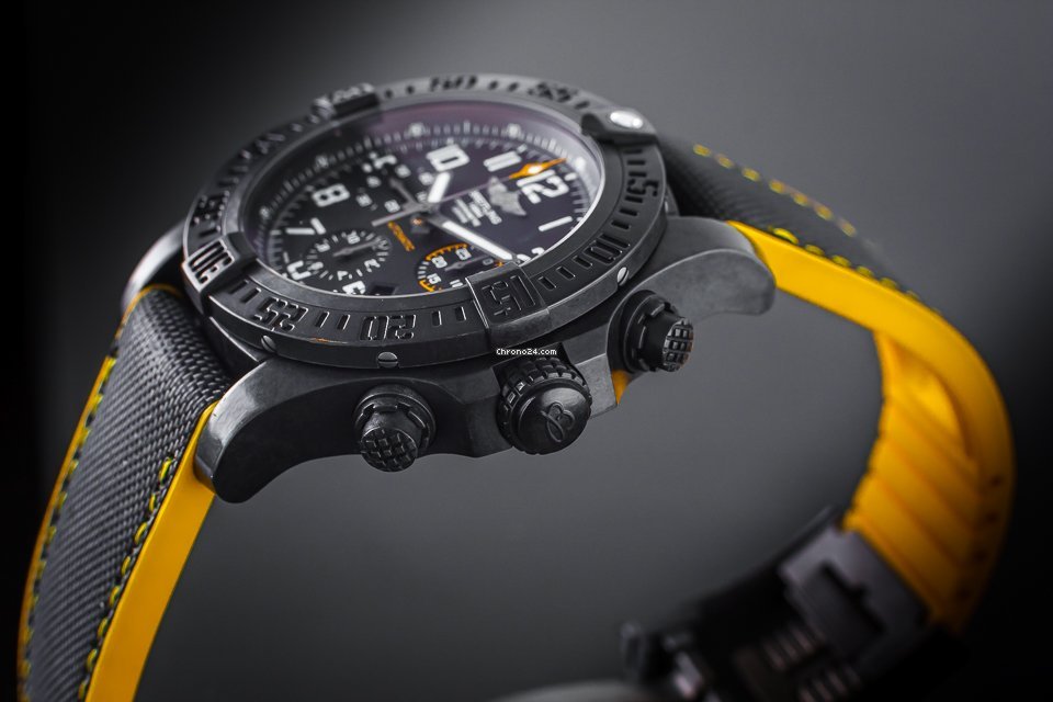 Breitling Avenger Hurricane Mens watch Unisex Automatic XB0180 6