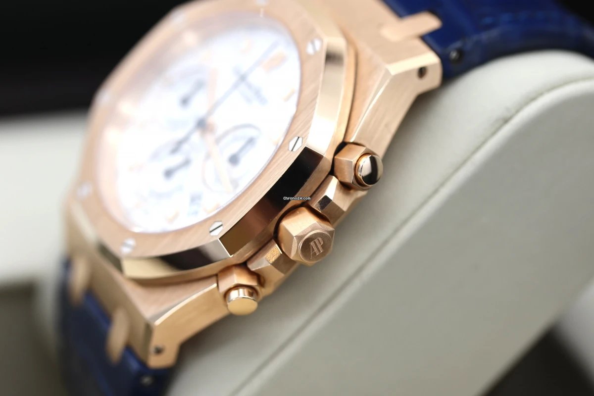 Audemars Piguet Royal Oak Chronograph Mens watch Unisex Automatic Rose gold 26022OR.OO.D088CR.01 6