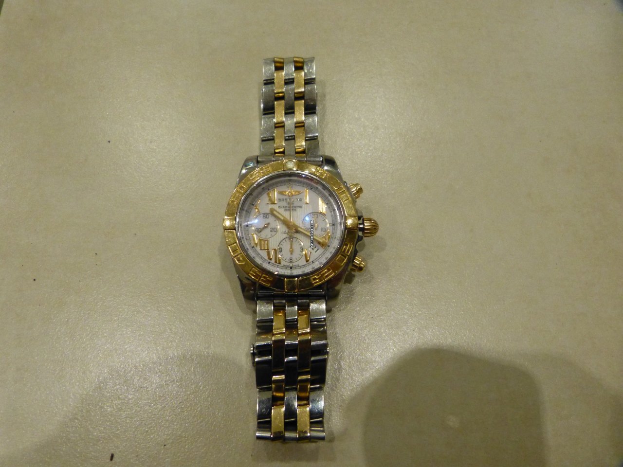Breitling Chronomat 44 Mens watch Unisex Automatic Gold Steel CB 0110 6