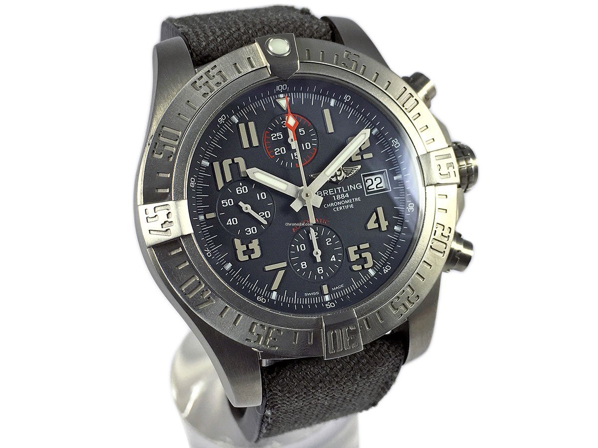 Breitling Avenger Bandit Mens watch Unisex Automatic Titanium E1338310 M534 253S E20DSA.2 6