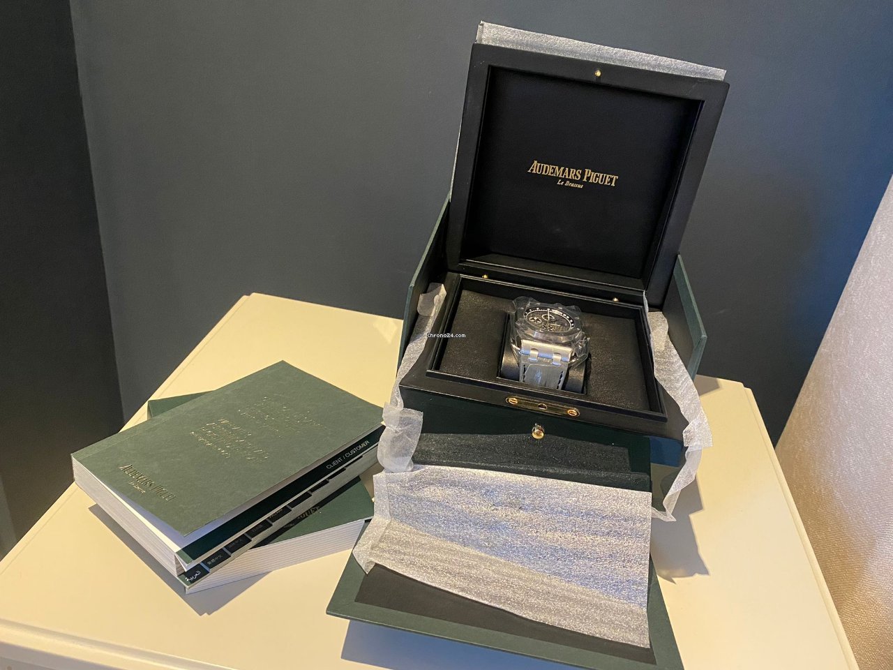Audemars Piguet Royal Oak Offshore Chronograph Mens watch Unisex Automatic Steel 26470ST.OO.A104CR.01 6