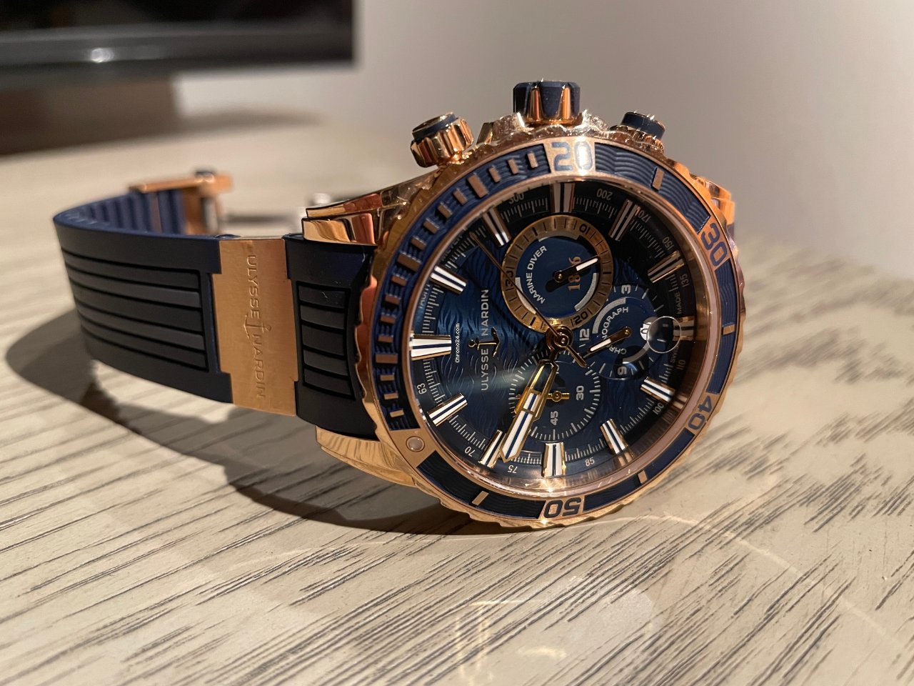 Ulysse Nardin Diver Chronograph Mens watch Unisex Automatic Rose gold 1502-151-3 93 6