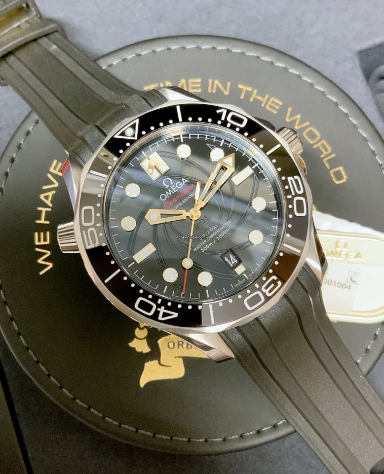 Omega Seamaster Diver 300 M Mens watch Unisex Automatic Steel 210.22.42.20.01.004 6