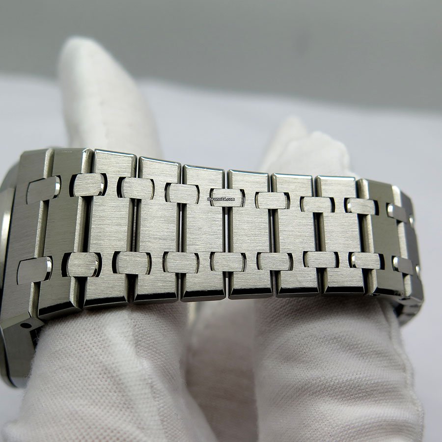 Audemars Piguet Royal Oak Mens watch Unisex Automatic Steel 15500ST 6