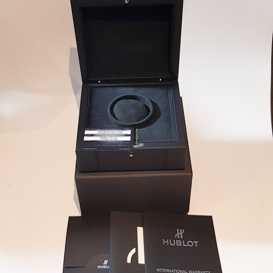 Hublot Classic Fusion 45, 42, 38, 33 mm Mens watch Unisex Automatic Titanium 526.NX.0124.VR 6