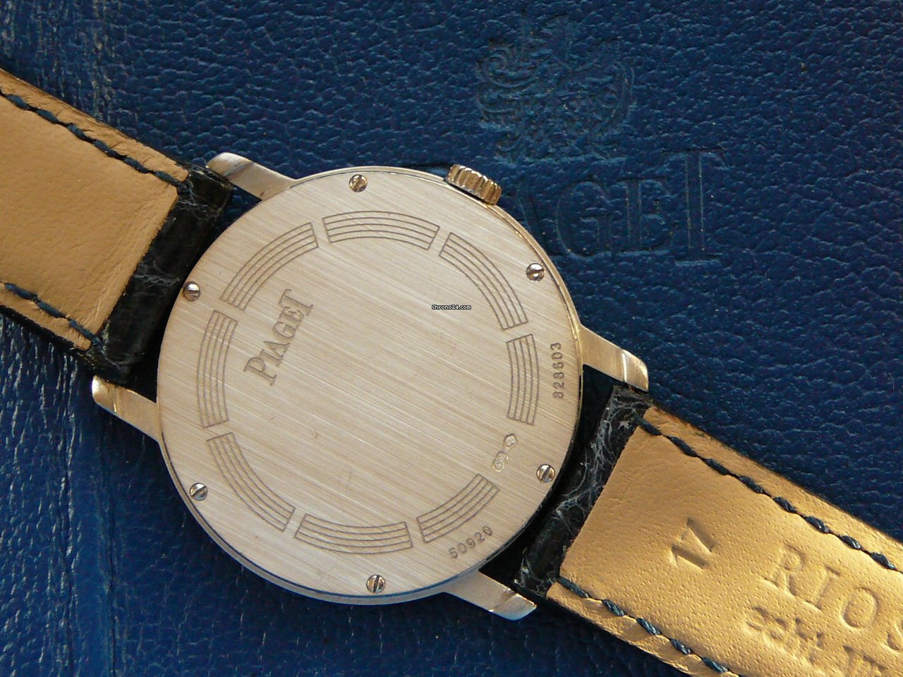 Piaget Altiplano Mens watch Unisex Quartz White gold GAO24052 6