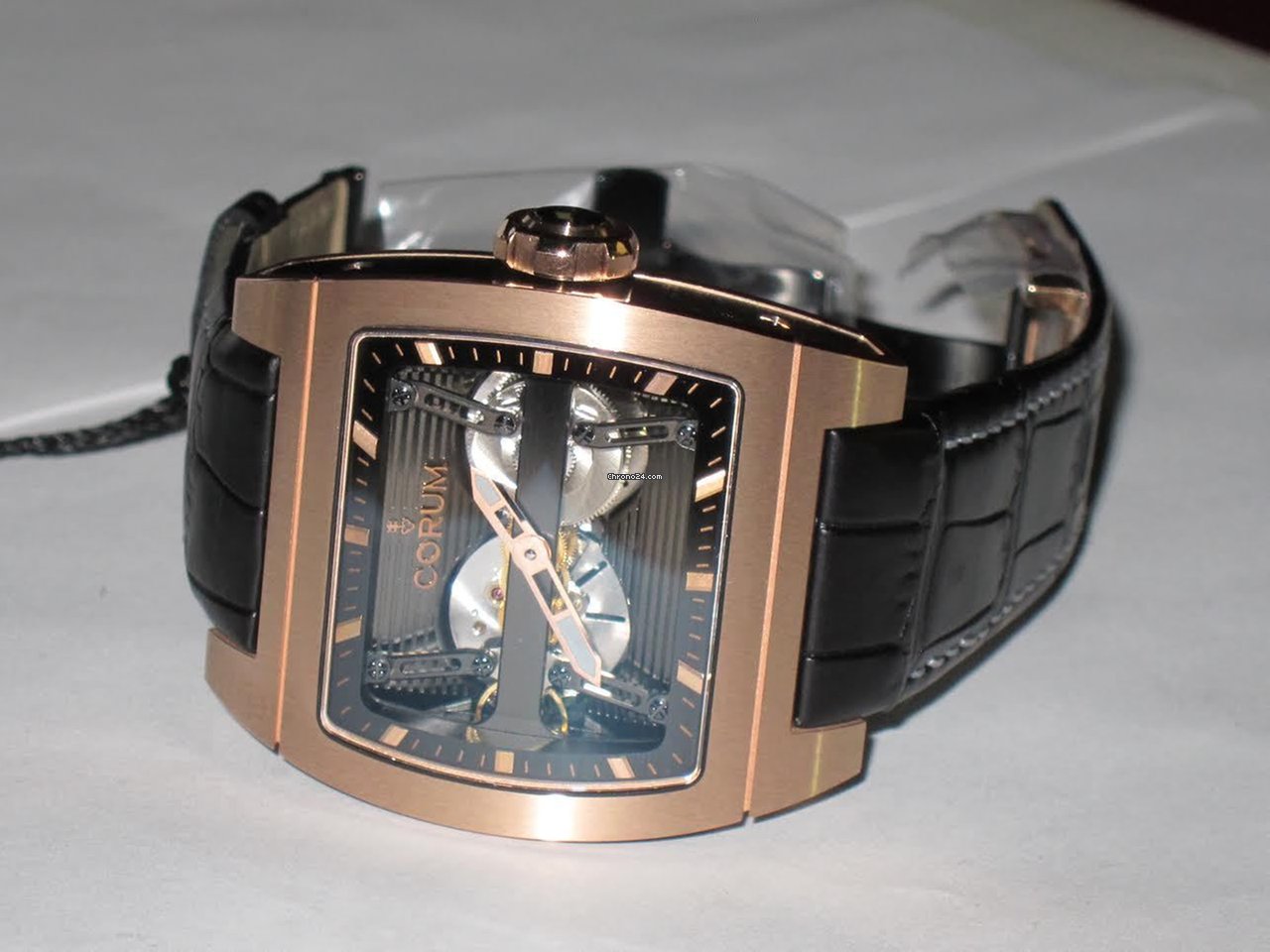 Corum Ti-Bridge Mens watch Unisex Automatic Rose gold 207.201.05 0F01 0000 6