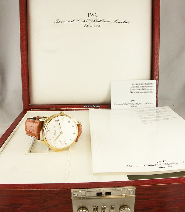 IWC Portuguese Minute Repeater Mens watch Unisex Manual winding Yellow gold 5240 6