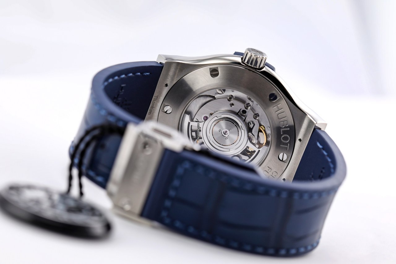 Hublot Classic Fusion Blue Mens watch Unisex Automatic Titanium 565.NX.7170.LR 6