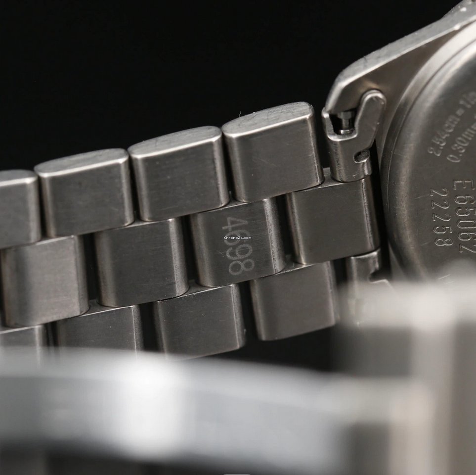 Breitling Aerospace Mens watch Unisex Quartz Titanium E65062 7
