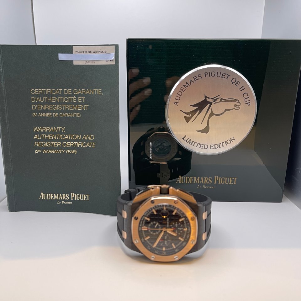 Audemars Piguet Royal Oak Offshore Chronograph Mens watch Unisex Automatic Carbon 26406FR.OO.A002CA.01 7