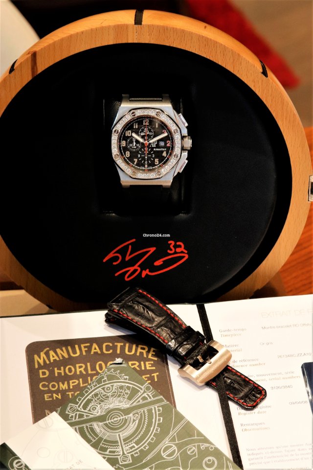 Audemars Piguet Royal Oak Offshore Mens watch Unisex Automatic White gold 2613BC.ZZ.A101CR.01 7