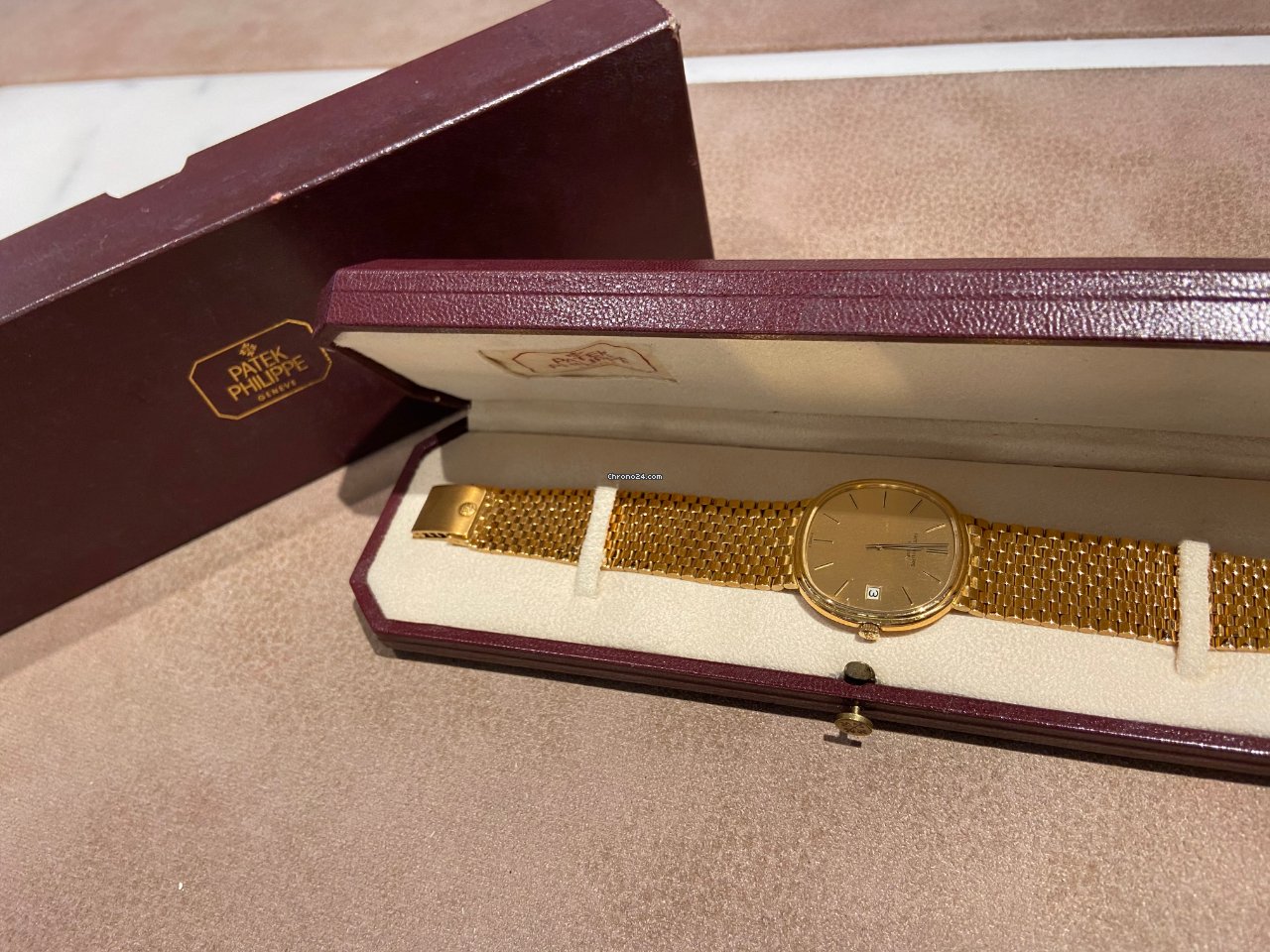 Patek Philippe Golden Ellipse Mens watch Unisex Automatic Yellow gold 3839 7