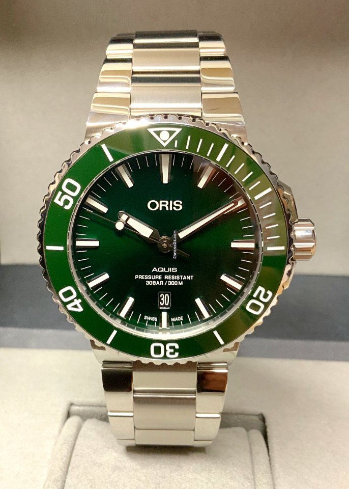 Oris Aquis Date Mens watch Unisex Automatic Steel 01 733 7730 4157-07 8 24 05PEB 7