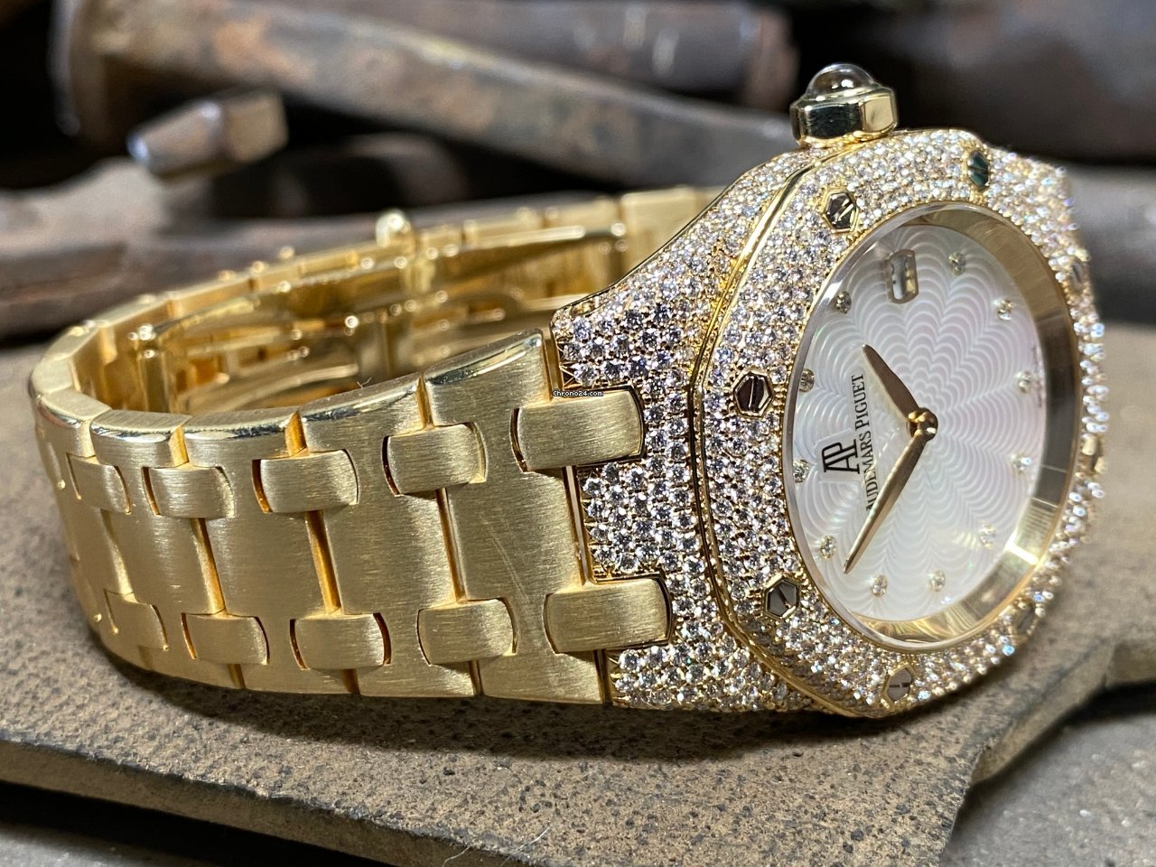 Audemars Piguet Royal Oak Lady Womens watch Quartz Yellow gold 67605BA.ZZ.D080SU.01 7