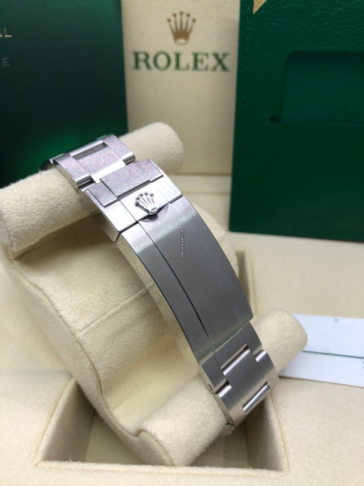 Rolex Submariner (No Date) Mens watch Unisex Steel Automatic 124060-0001 7
