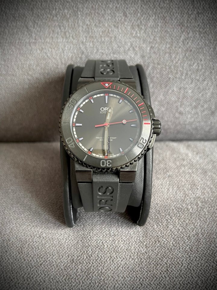 Oris El Hierro Limited Edition Mens watch Unisex Automatic Steel 01 733 7653 4783-Set RS 7