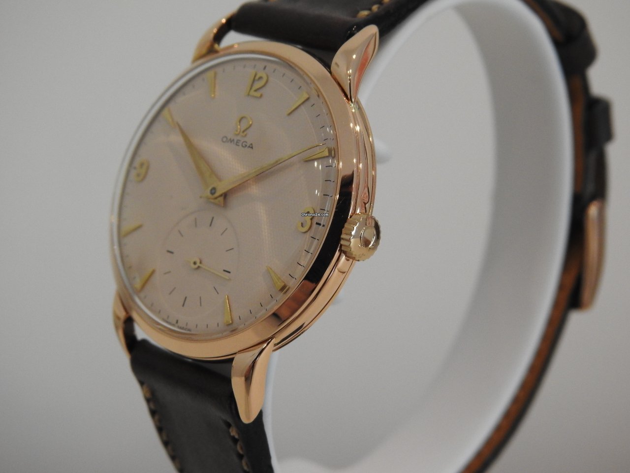 Omega De Ville Tresor Mens watch Unisex Manual winding Rose gold 2685 7
