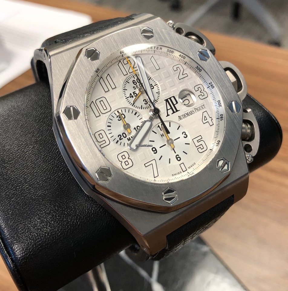 Audemars Piguet Royal Oak Offshore Chronograph Mens watch Unisex Automatic Titanium 25863TI.OO.A080CU.01 7