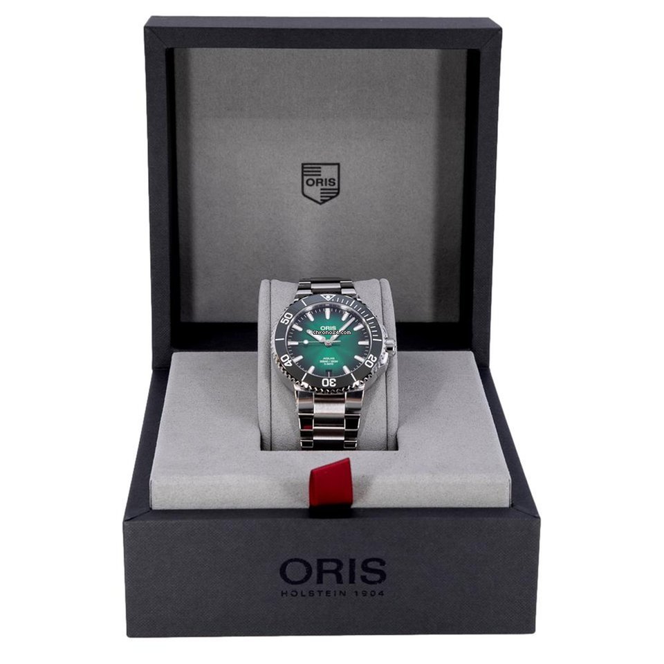 Oris Aquis Mens watch Unisex Automatic Steel 01 400 7769 4157-07 8 22 09PEB 7