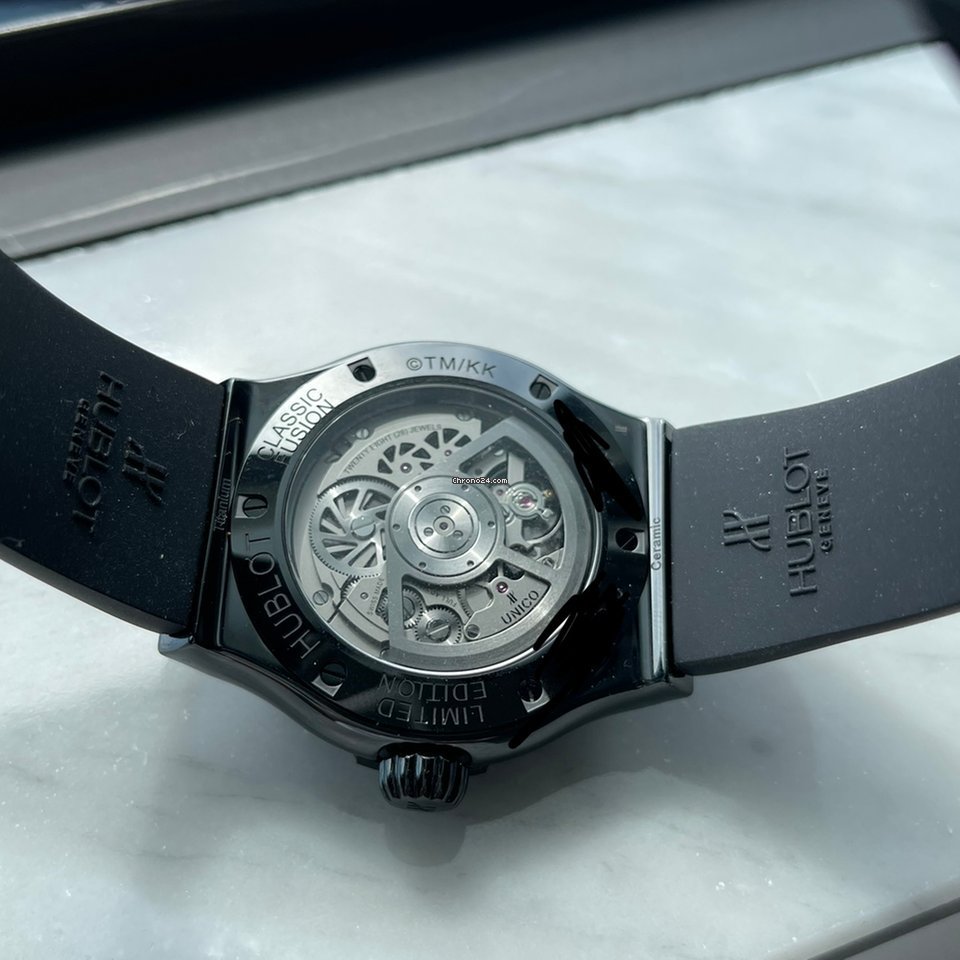 Hublot Classic Fusion 45, 42, 38, 33 mm Mens watch Unisex Automatic Ceramic 507.CX.9000.RX.TAK21 7