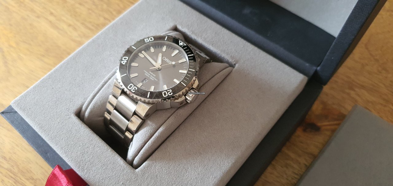Oris Aquis Titanium Date Mens watch Unisex Automatic Titanium 01 733 7730 7153-07 8 24 15PEB 7
