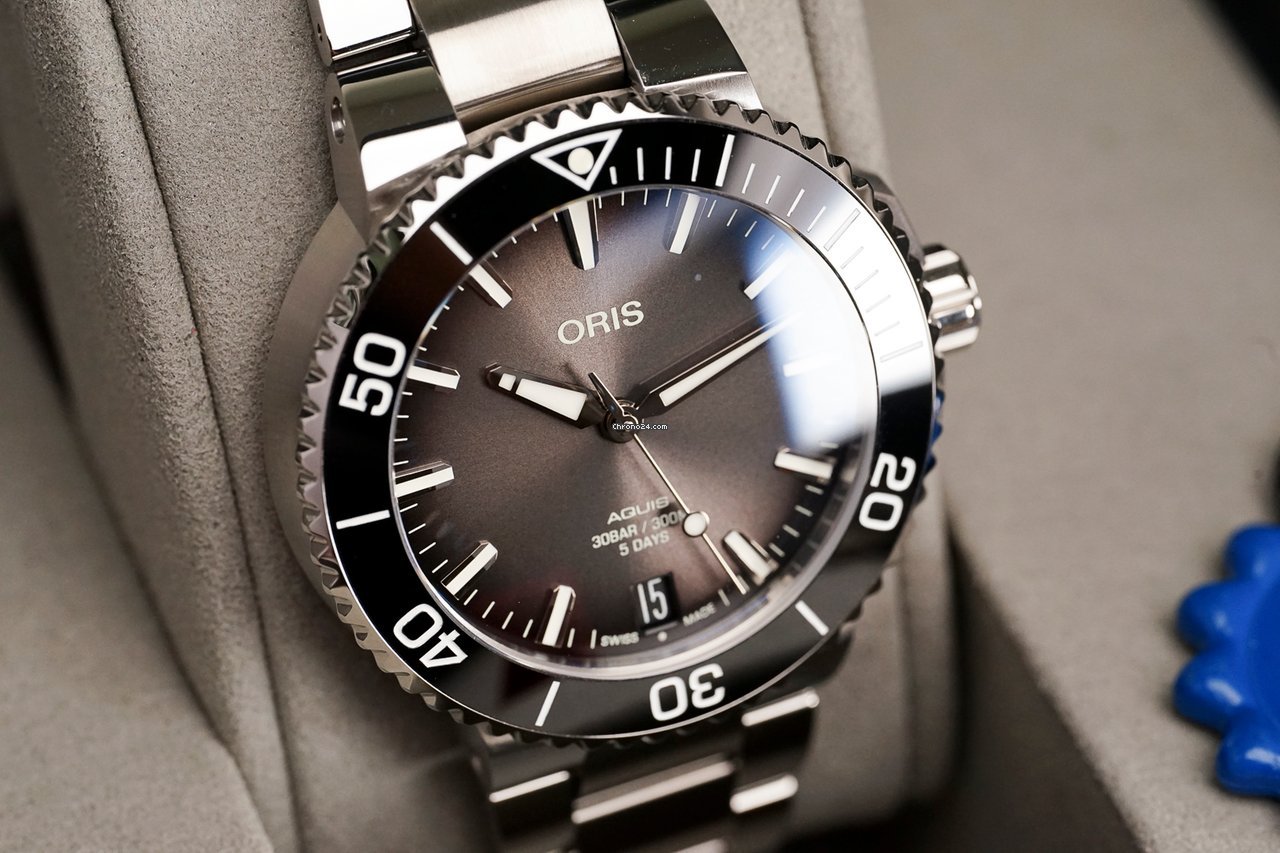 Oris Aquis Date Mens watch Unisex Automatic Steel 01 400 7769 4154-07 8 22 09PEB 7