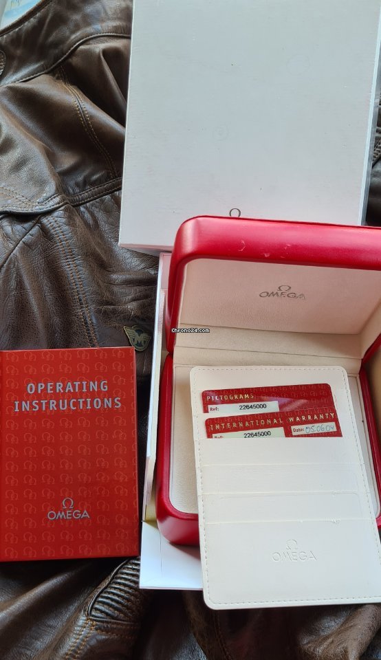 Omega Seamaster Diver 300 M Mens watch Unisex Quartz Steel 226450 7