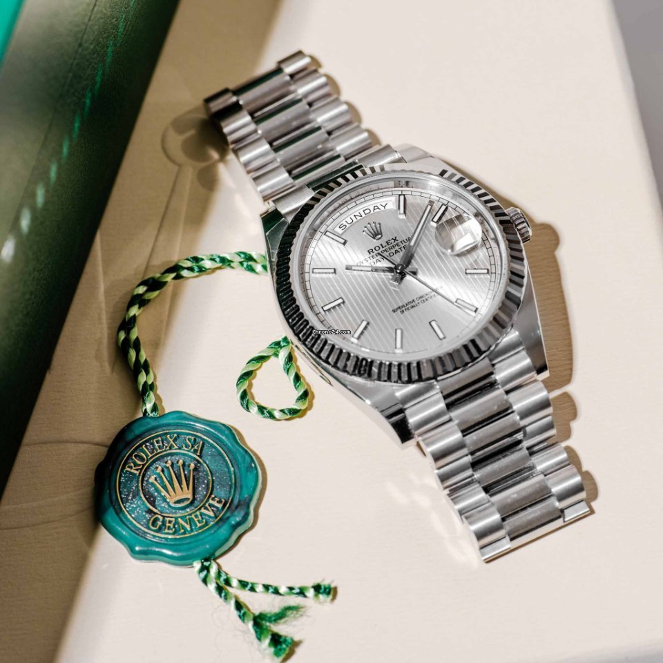 Rolex Day-Date 40 Mens watch Unisex White gold Automatic 228239-0002 7