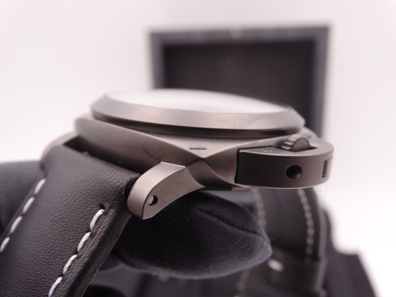 Panerai Luminor GMT Automatic Mens watch Unisex Automatic Titanium PAM 01036 7