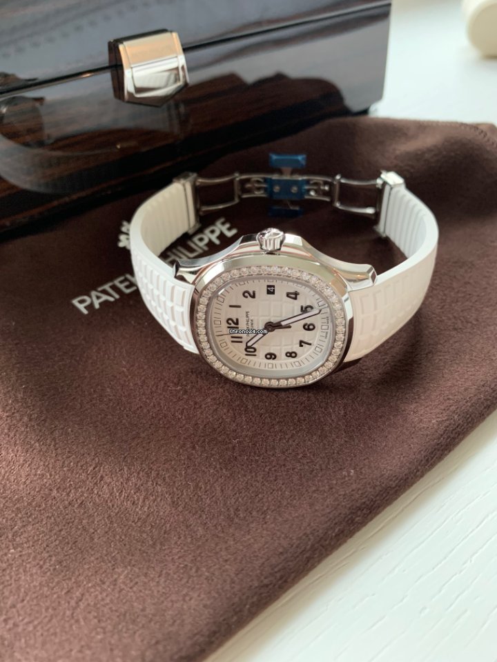Patek Philippe Quartz Steel 5267 200A-010 7