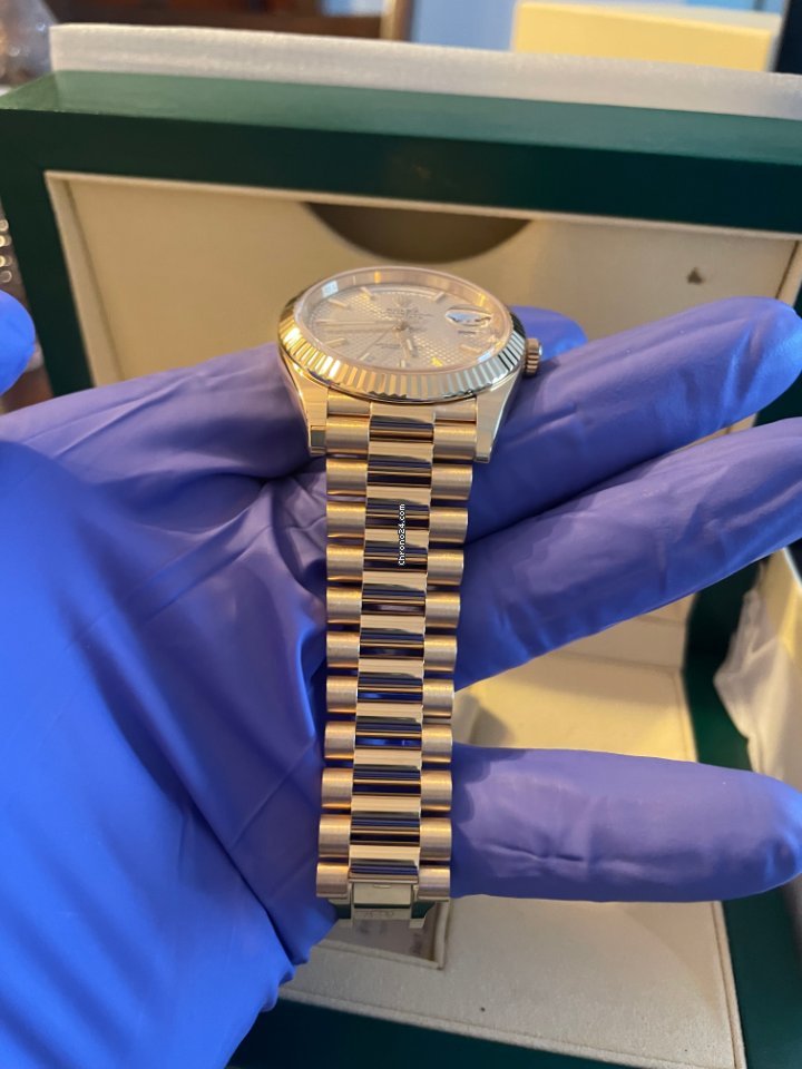 Rolex Day-Date 40 Mens watch Unisex Yellow gold Automatic 228238 sdmip 7