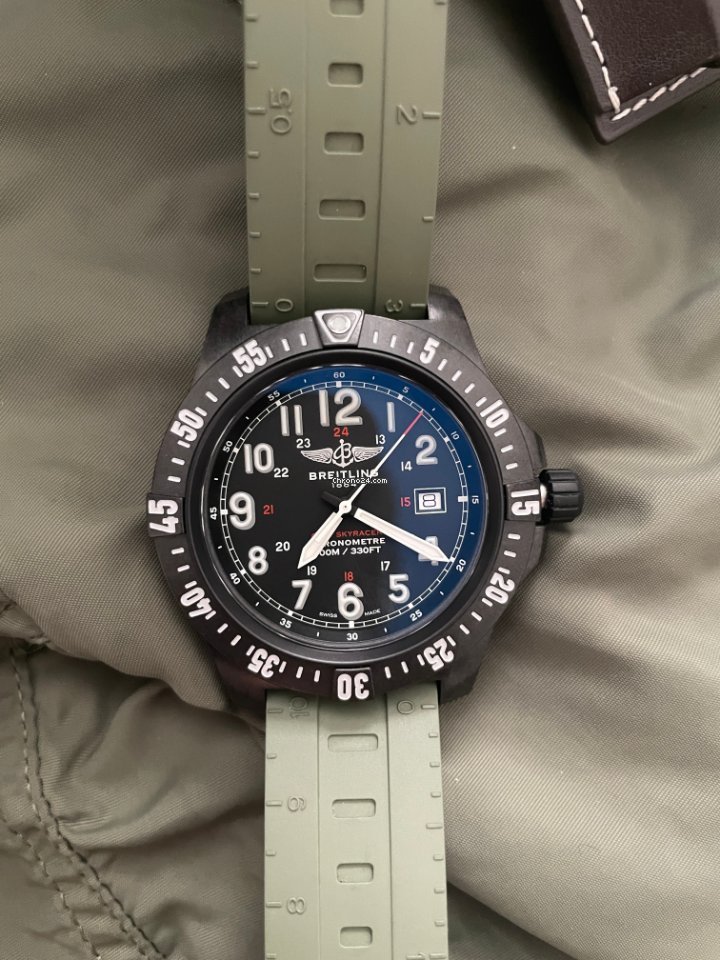 Breitling Colt Skyracer Mens watch Unisex Quartz Carbon X74320E4 BF87 7