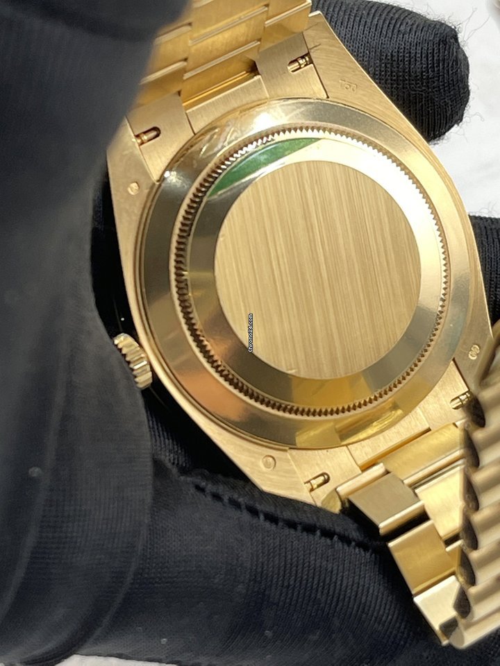 Rolex Day-Date 40 Mens watch Unisex Yellow gold Automatic 228398TRU 7