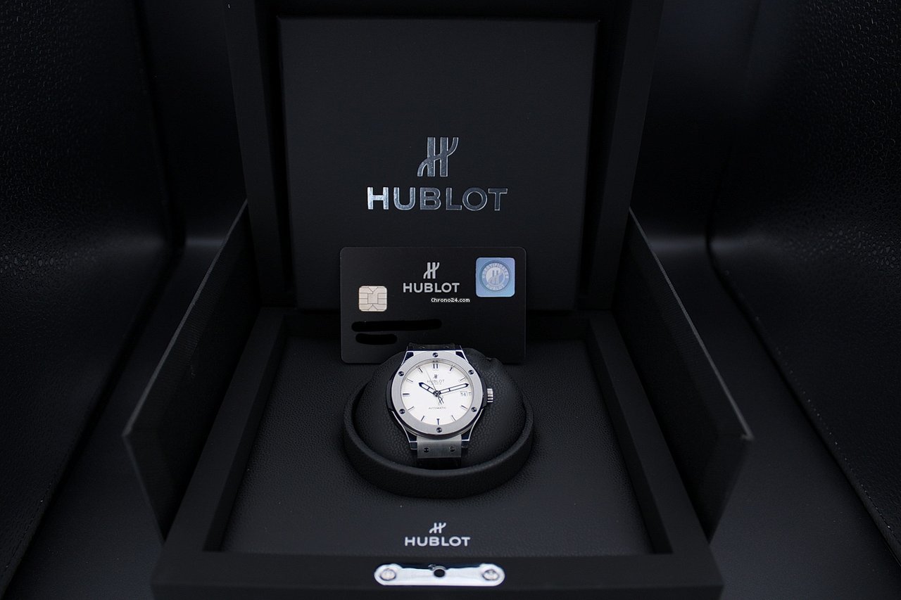 Hublot Classic Fusion 45, 42, 38, 33 mm Mens watch Unisex Automatic Titanium 565.NX.2610.LR 7