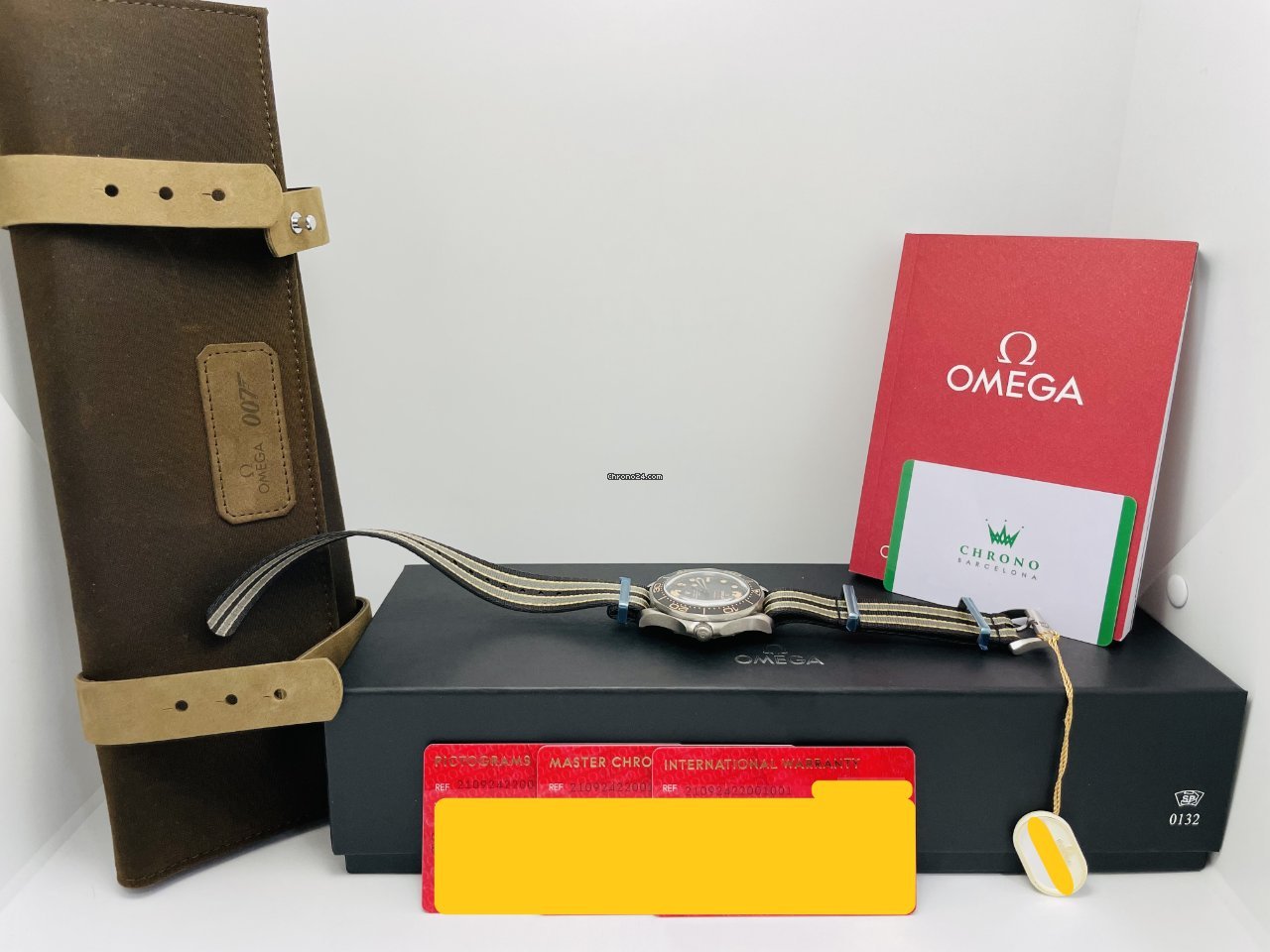 Omega Seamaster Diver 300 M Mens watch Unisex Automatic Titanium 210.90.42.20.01.001 7